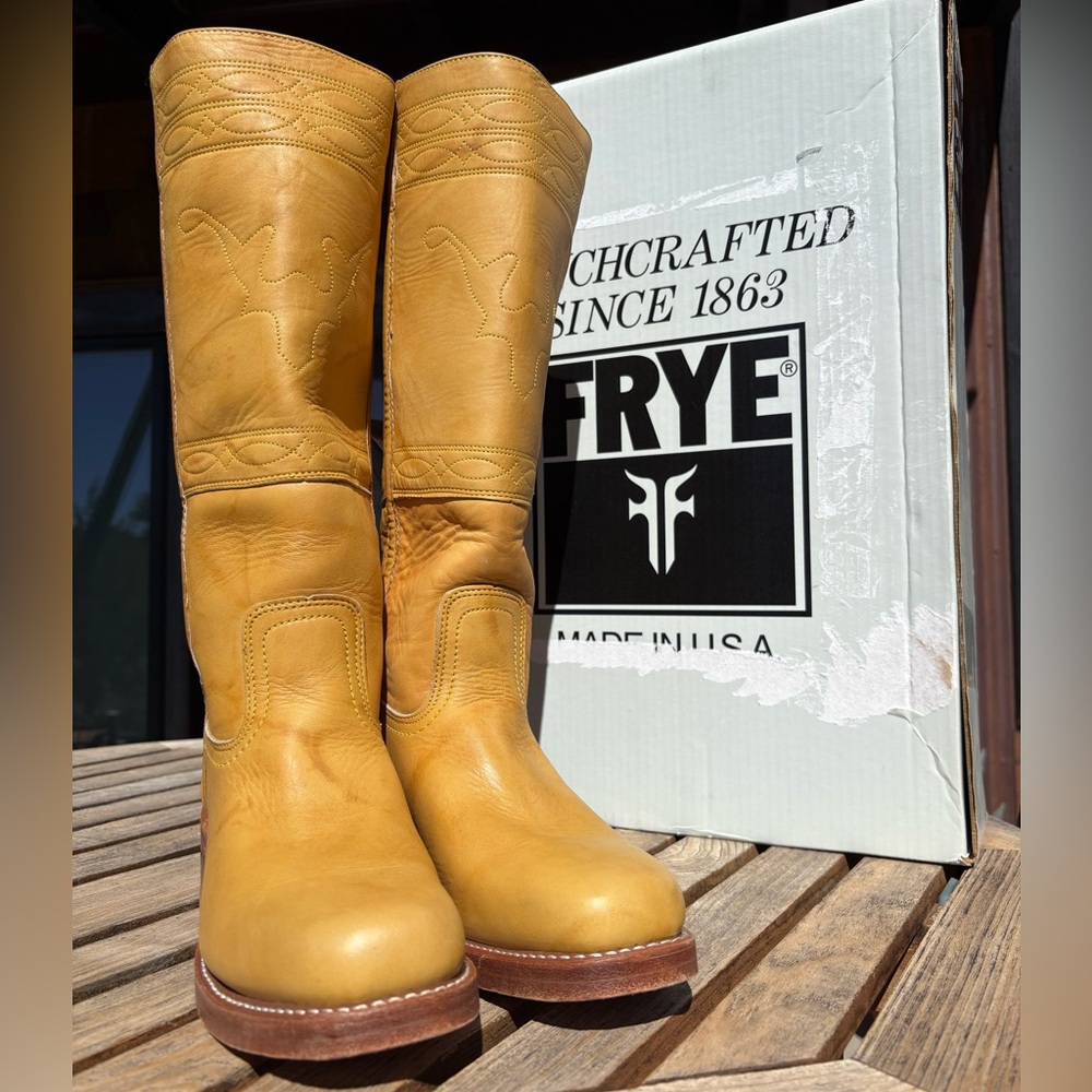 FRYE πΊπΈ Campus Longhorn Stitch Boots In Banana - Picture 12 of 16
